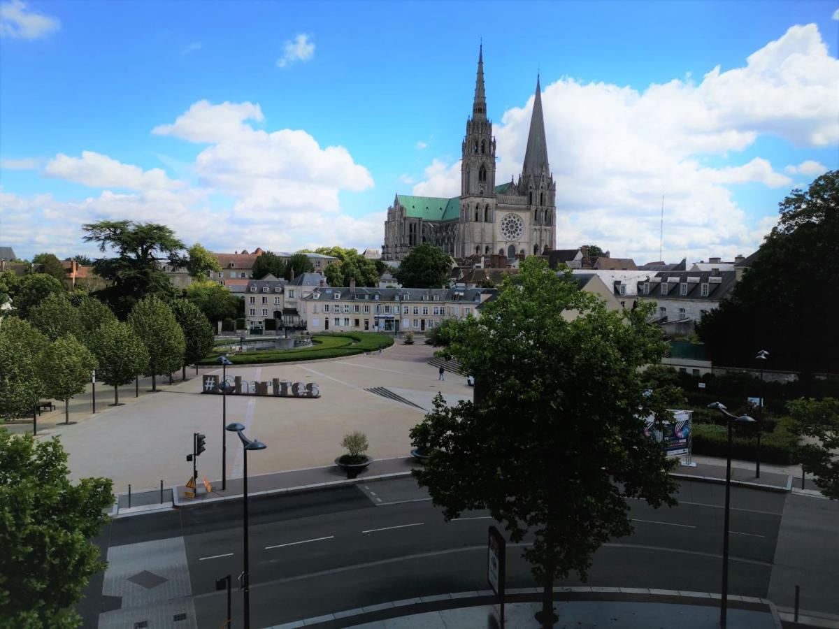 Le Boeuf Couronne - Hotel & Restaurant Chartres- Logis Hotels Bagian luar foto