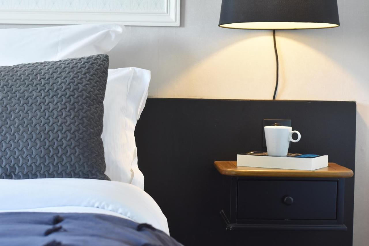 Le Boeuf Couronne - Hotel & Restaurant Chartres- Logis Hotels Bagian luar foto