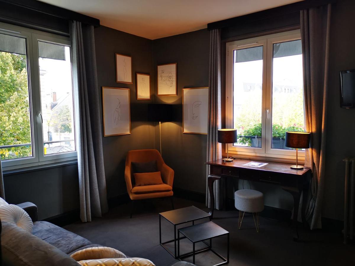 Le Boeuf Couronne - Hotel & Restaurant Chartres- Logis Hotels Bagian luar foto