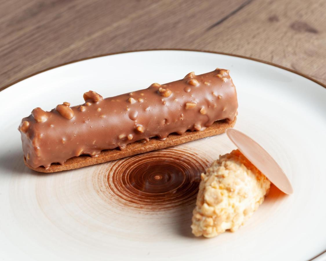Le Boeuf Couronne - Hotel & Restaurant Chartres- Logis Hotels Bagian luar foto