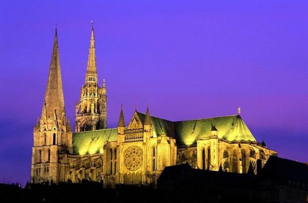 Le Boeuf Couronne - Hotel & Restaurant Chartres- Logis Hotels Bagian luar foto