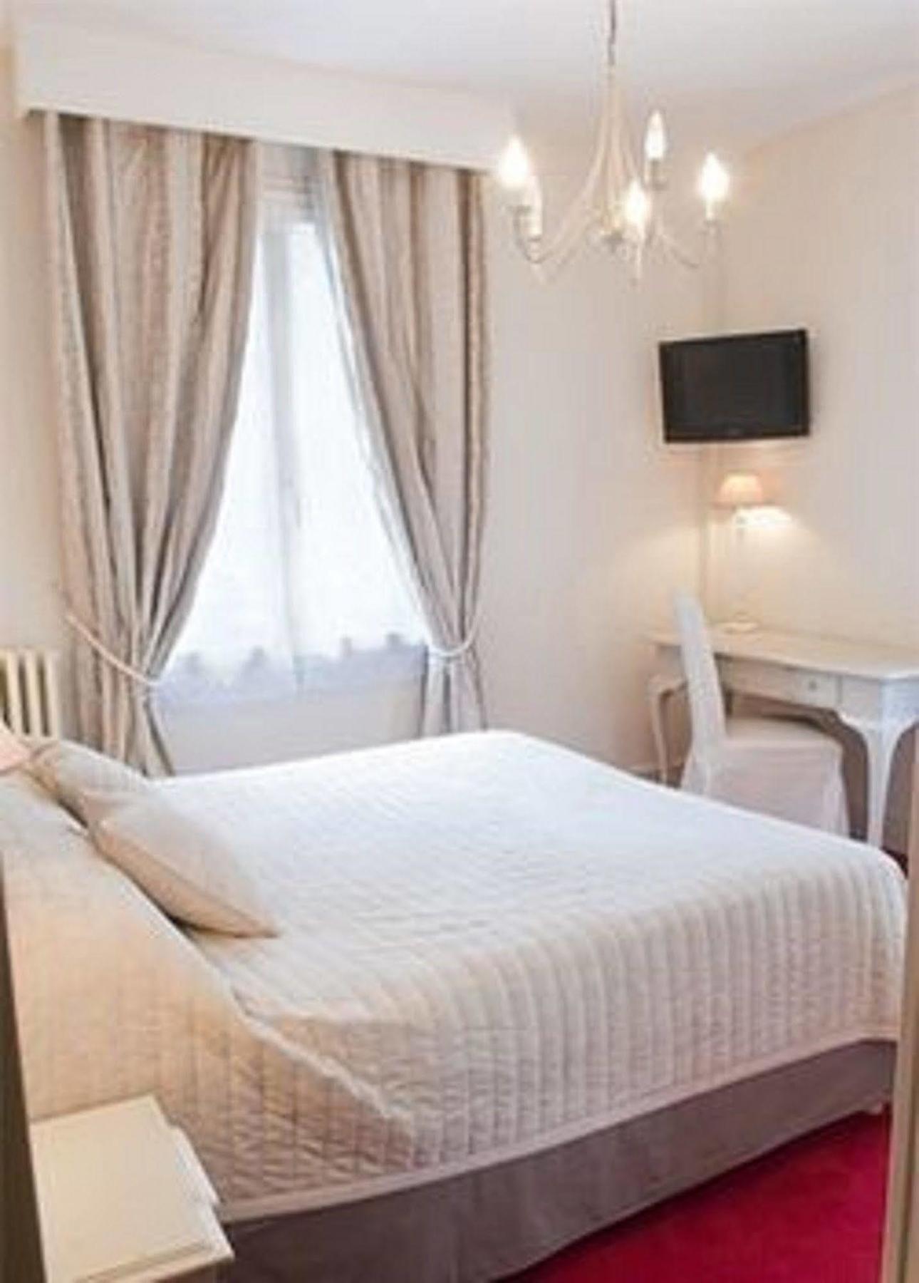 Le Boeuf Couronne - Hotel & Restaurant Chartres- Logis Hotels Bagian luar foto